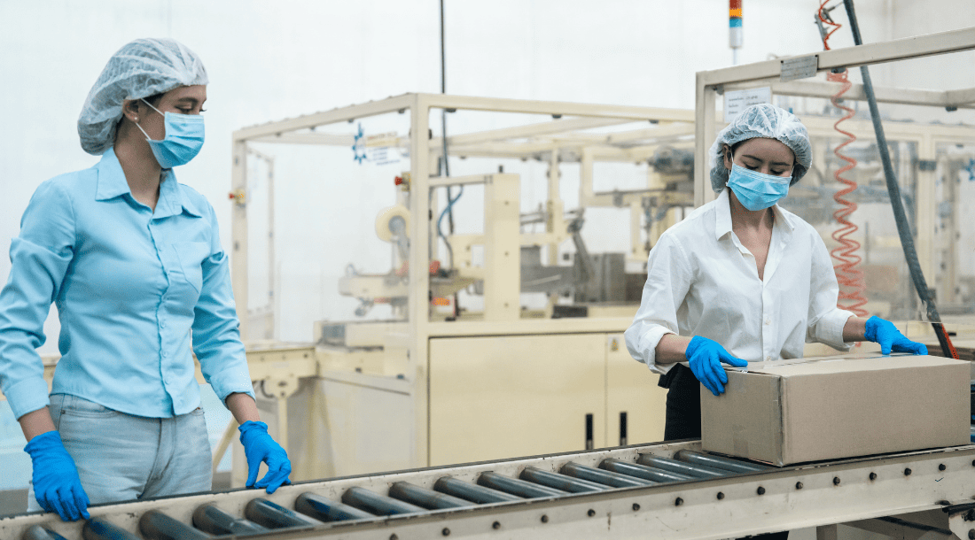 La consultoría de mejora de producción optimiza líneas de empaquetado, reduce costes y mejora la productividad industrial.
